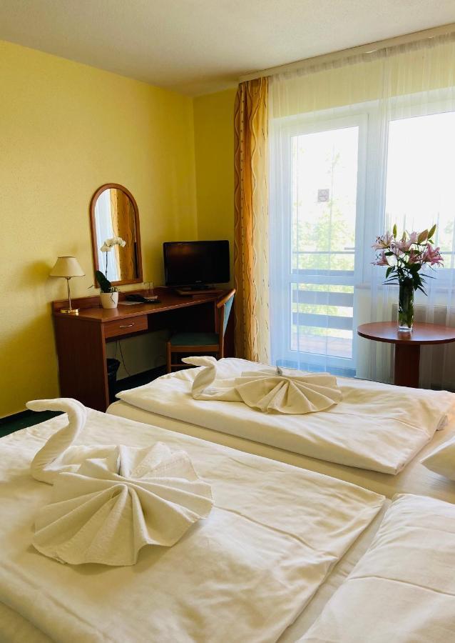 Garni Hotel Pyramida Cheb Exteriör bild